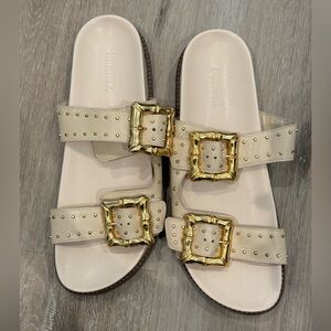 NWOB buckle sandals